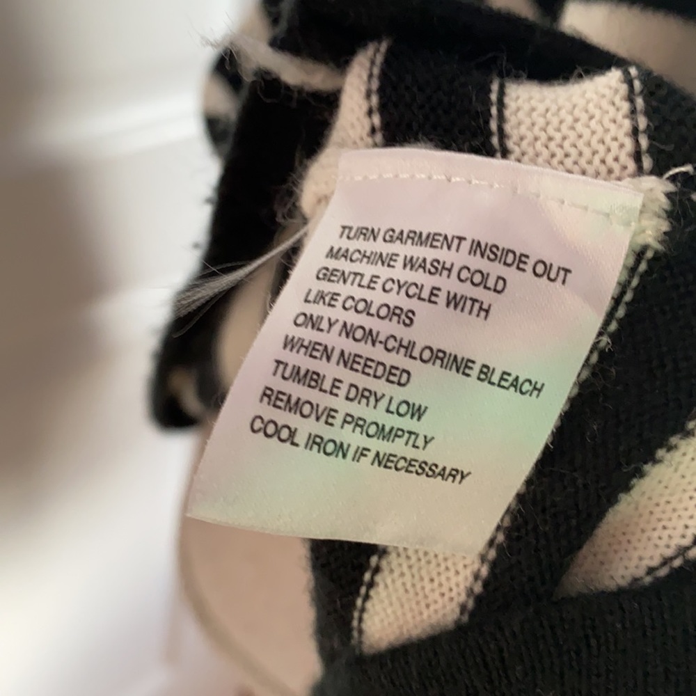 NWOT SAGHARBOR WOMAN PLUS STRIPED TOP 2X - Picture 3 of 4